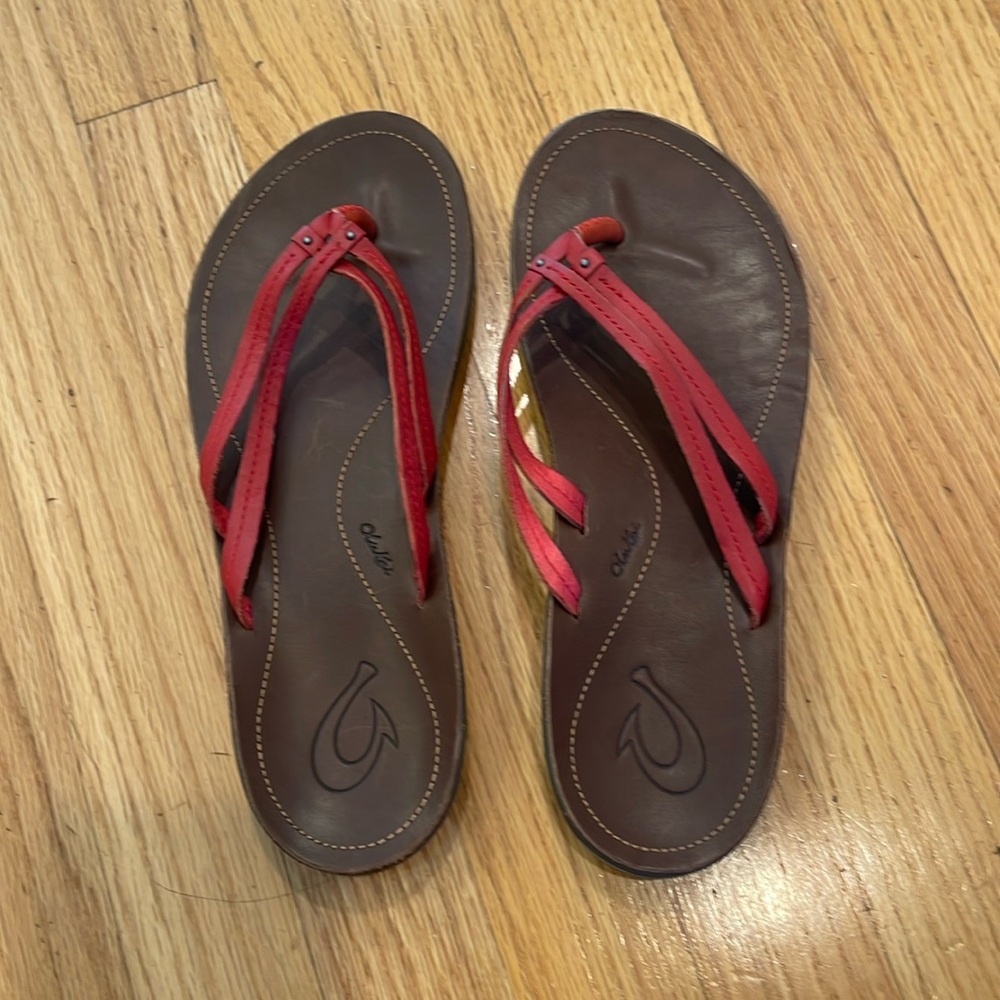 Olukai kapehe luana red leather straps. Size 9.